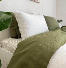 Load image into Gallery viewer, Moss Linen Duvet Cover Set
